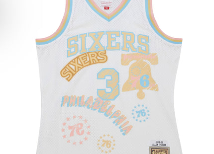 Allen Iverson Philadelphia 76ers Mitchell & Ness 2002/03 Swingman Sidewalk Sketch Jersey - White