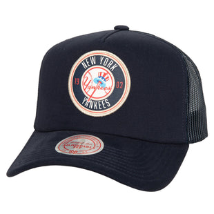 Circle Change Trucker Coop New York Yankees