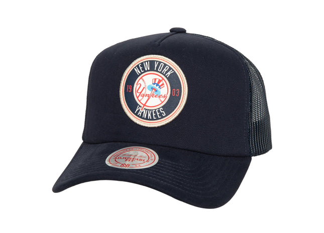 Circle Change Trucker Coop New York Yankees