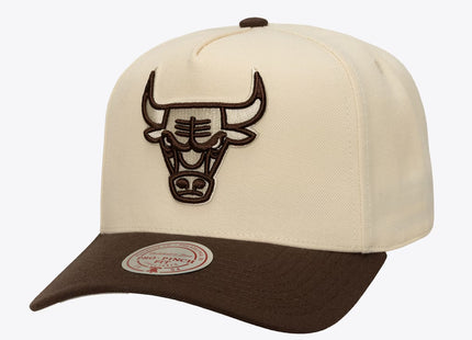 Chicago Bulls Cream/Brown Two-Tone Fashion Pro Pinch Snapback Hat