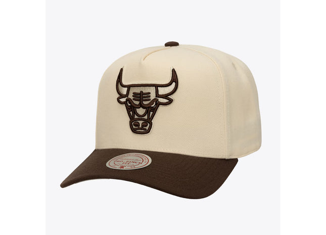 Chicago Bulls Cream/Brown Two-Tone Fashion Pro Pinch Snapback Hat