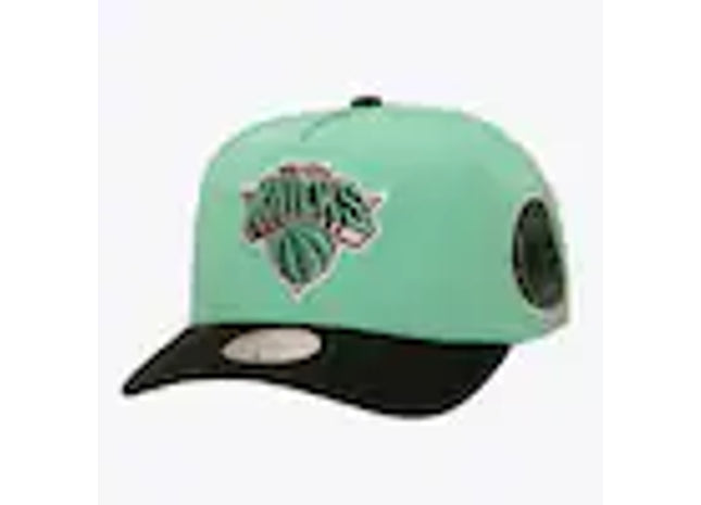 New York Knicks Mint/Black In the City Pro Pinch Snapback Hat