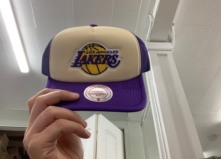 Men Los Angeles lakers vintage trucker