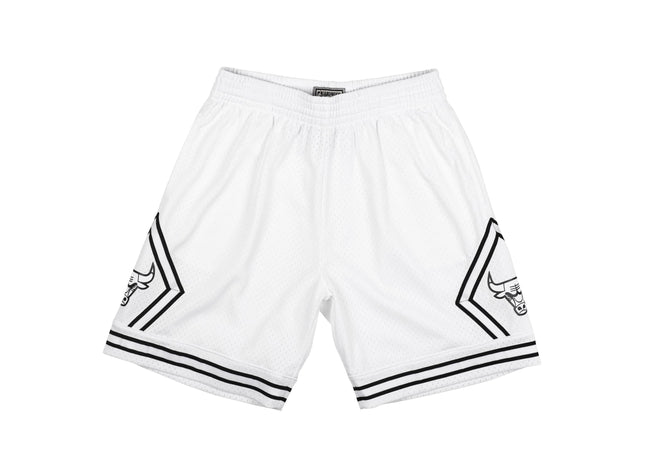 Men White Black Swingman Chicago Bulls Shorts